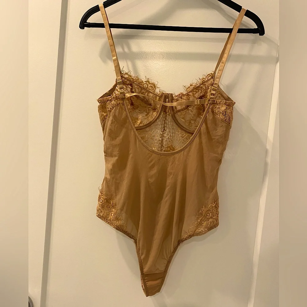 BNWOT Meshki Valerie lace bodysuit - Picture 2 of 7